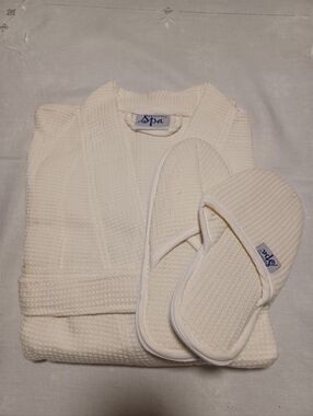 Getawey Spa Luxury Waffle Robe & Slippers Set